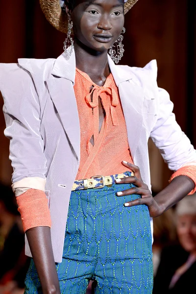 Look 80